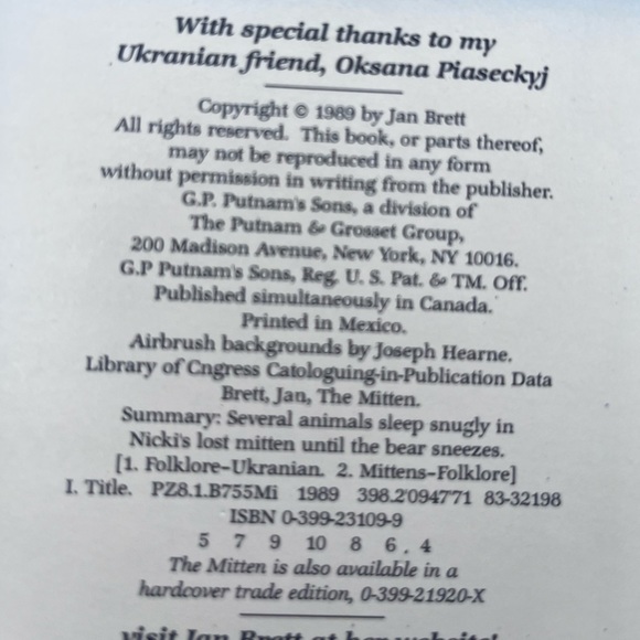 ‘THE MITTEN’ VINTAGE UKRANIAN STORY BOARD BOOK BY JAN BRETT - Picture 9 of 10